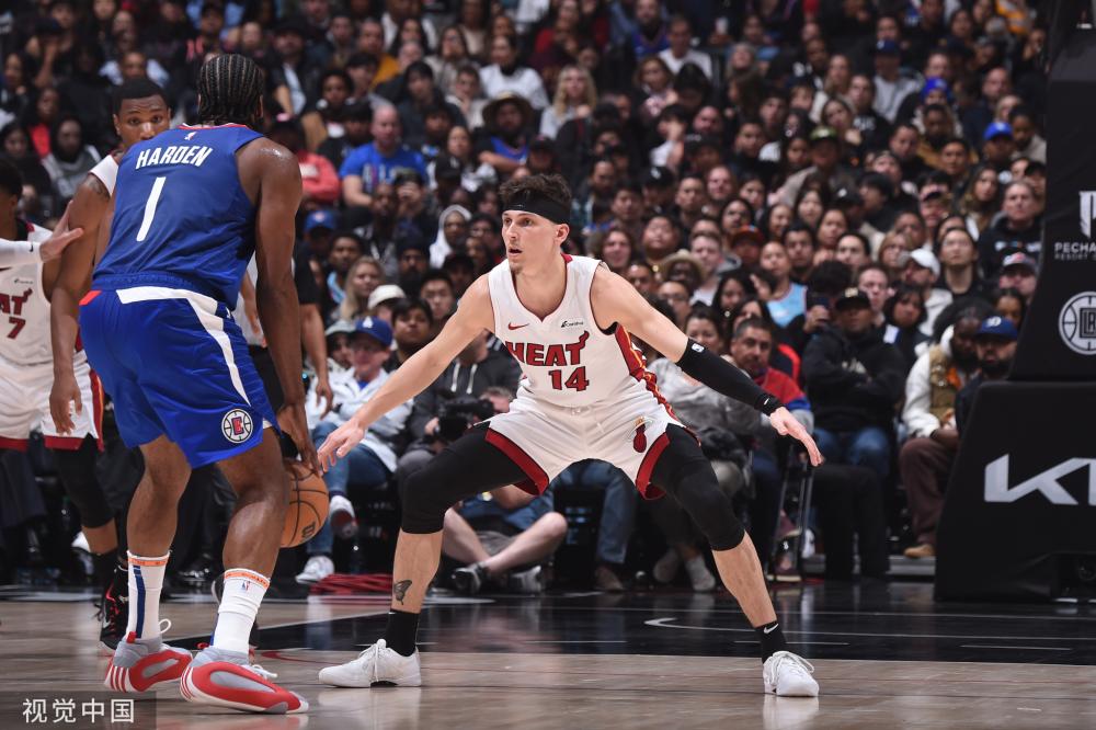 约的发球波 约的发球波