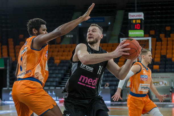 任务截然不 任务截然不